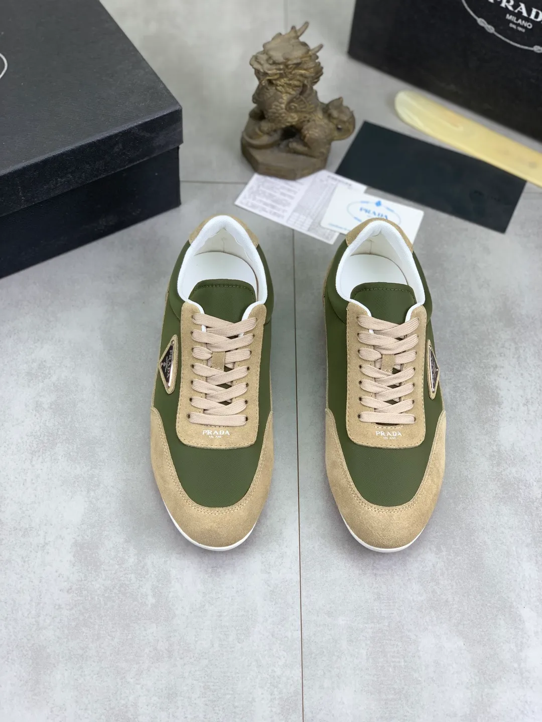 Men's Men's Shoes💰P440💰[New Style] The latest classic model of high-quality PRADA breathable and comfortable men's shoes has been launched on the official website in 1:1 reproduction, synchronized in Hong Kong counters and on the same catwalk; all made of calfskin with breathable mesh fabric ➕Imported soft and comfortable sheep Leather lining, 🍡🍡original 1:1 rubber outsole, non-slip and wear-resistant; comfortable to wear, attractive style, fine workmanship, and simple and neat shoe last, showing a man's courage and toughness, 👍size 38 to 44; 4️⃣colors🉑️ to choose from